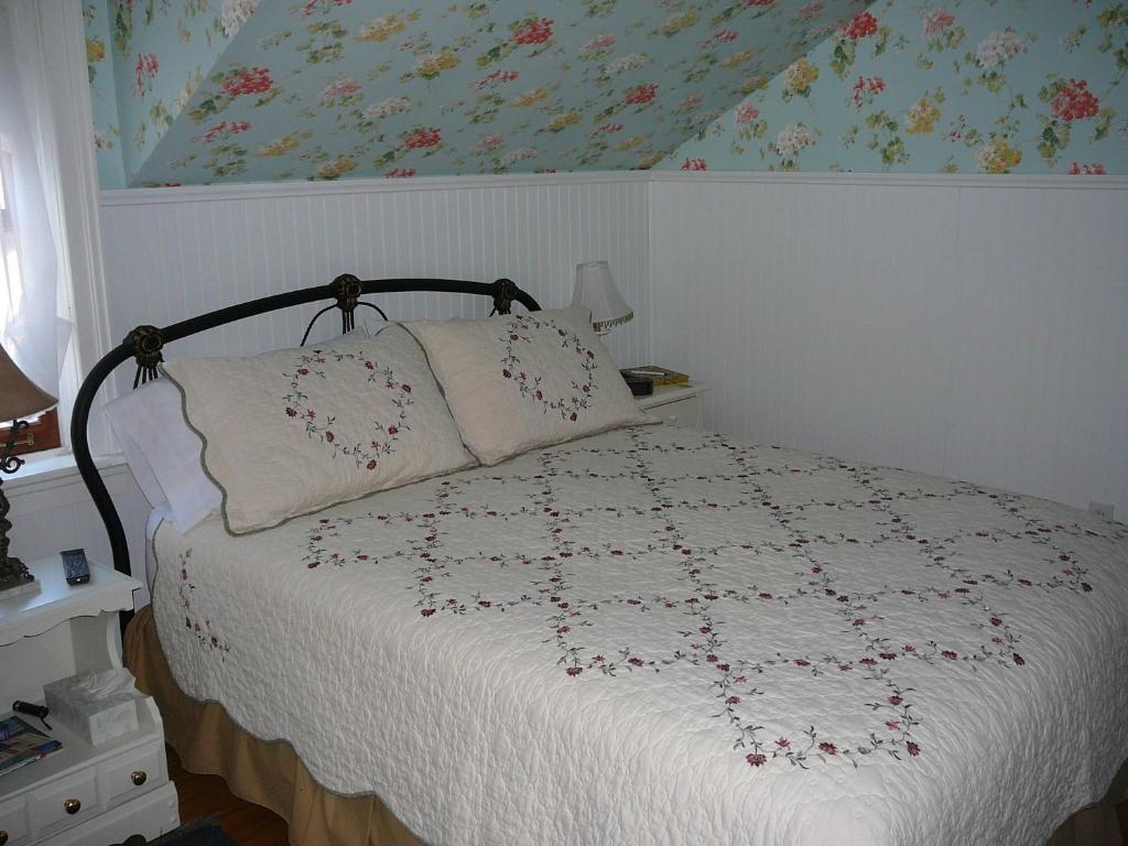 Gables Bed & Breakfast Stayner Room photo