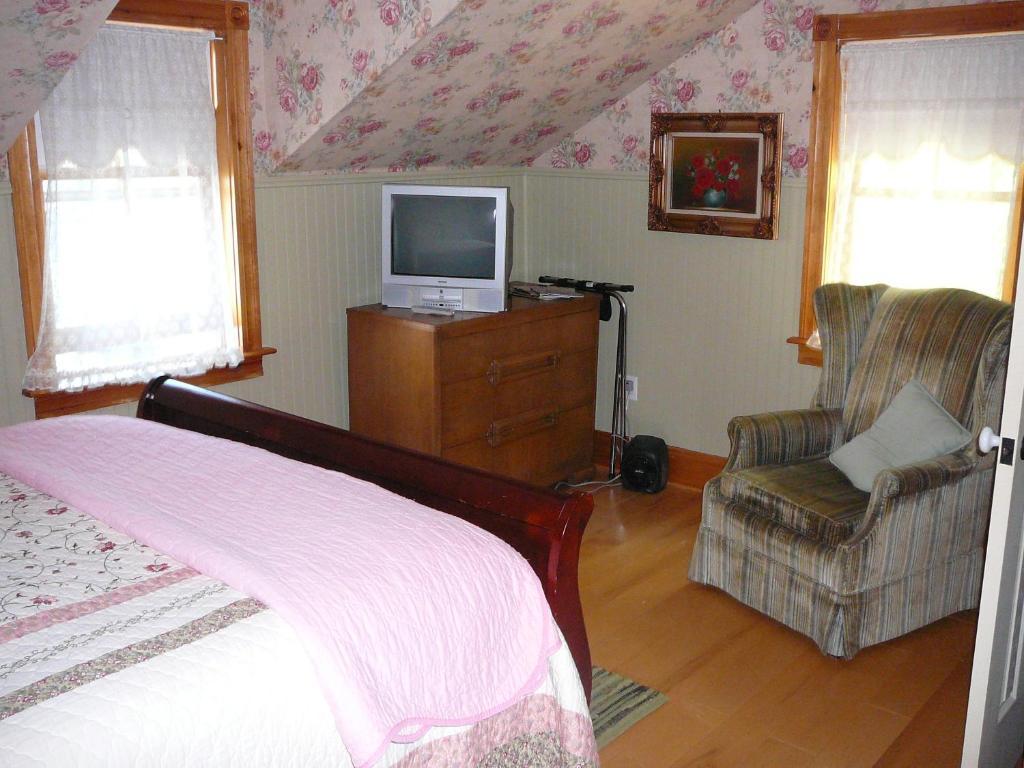 Gables Bed & Breakfast Stayner Room photo