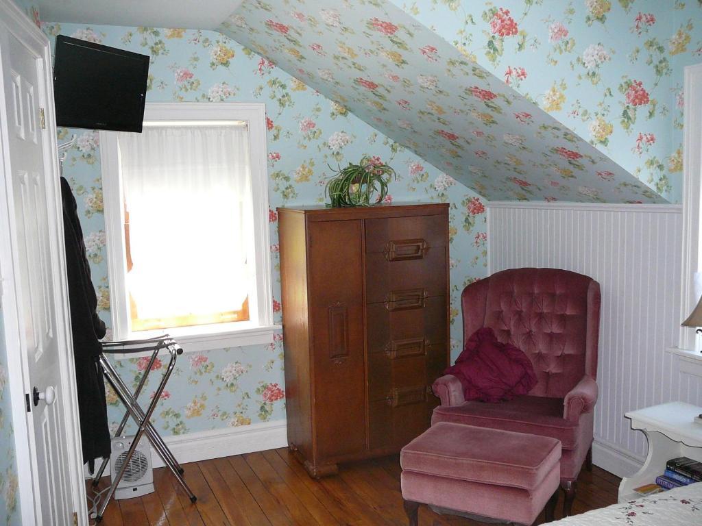 Gables Bed & Breakfast Stayner Room photo