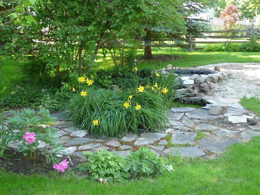Gables Bed & Breakfast Stayner Exterior photo