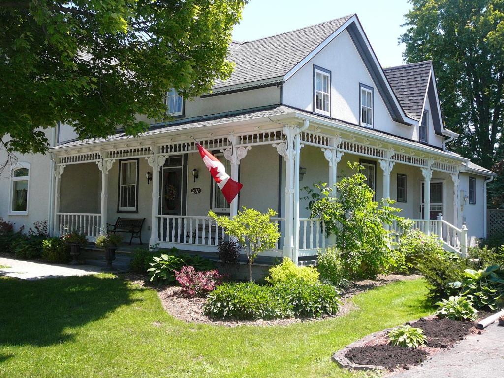 Gables Bed & Breakfast Stayner Exterior photo